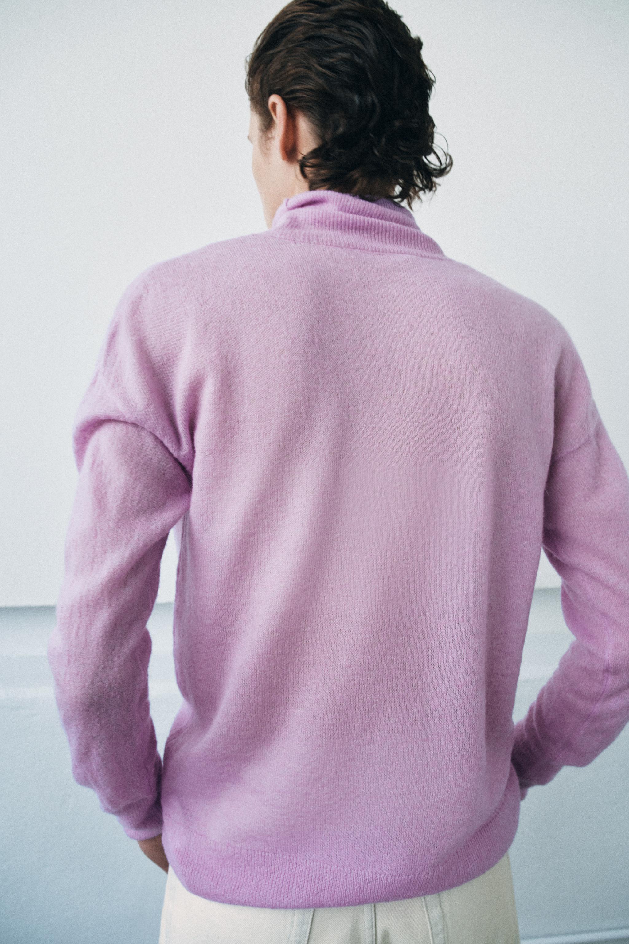 PULL AVEC LAINE COL MONTANT