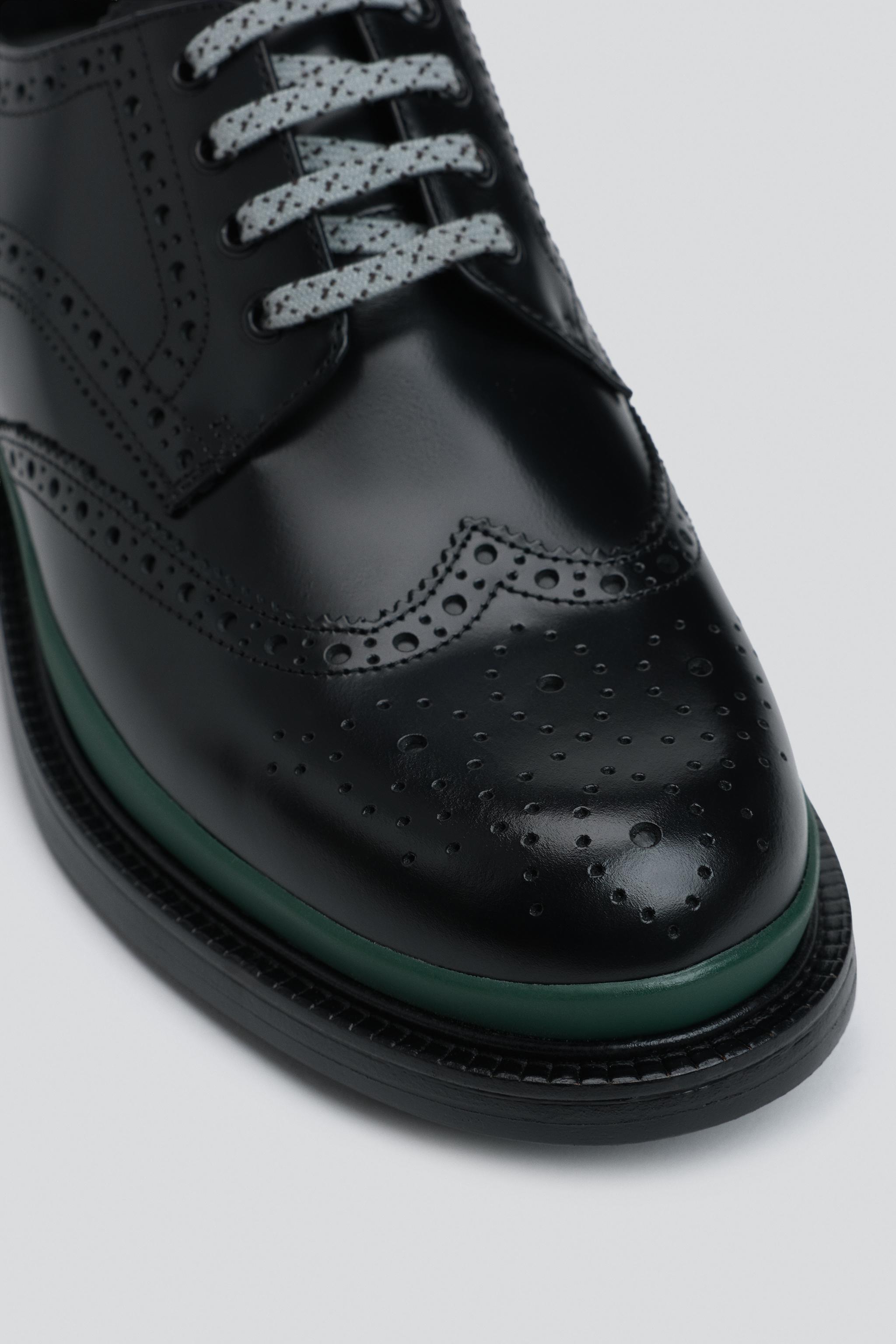 LEATHER BROGUES