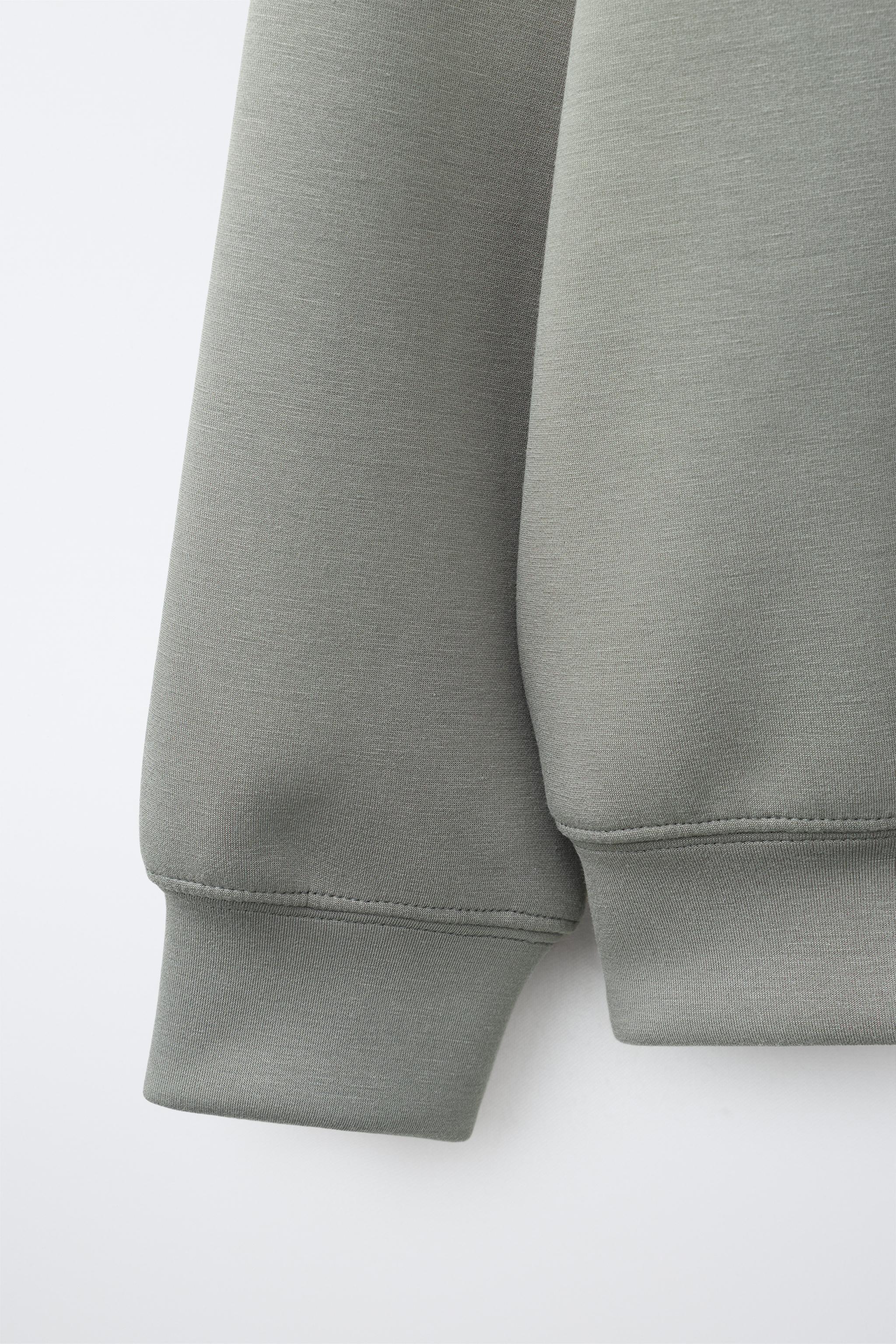 SPORTY KANGAROO POCKET SWEATSHIRT