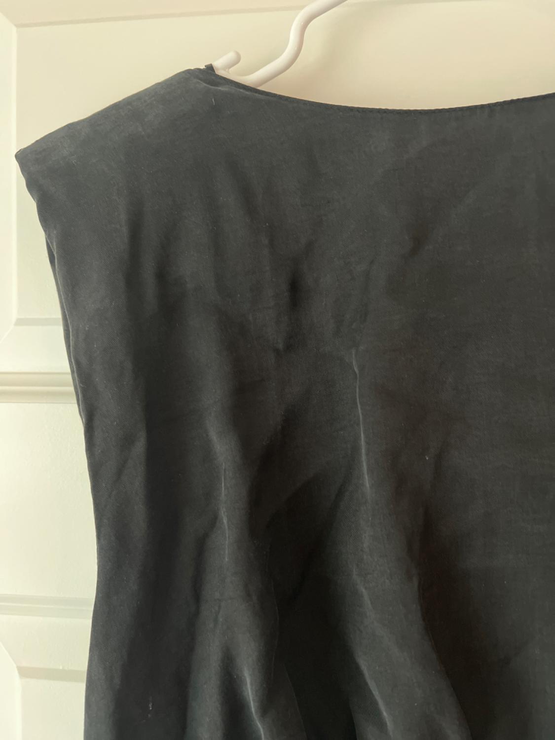 CROPPED TOP WITH SHOULDER PADS - Image 2