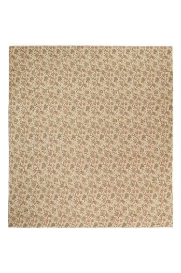 COTTON LINEN FLORAL BLANKET - بيج الخاص بـ Zara