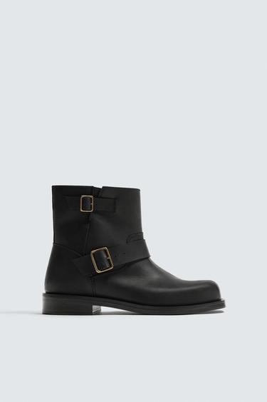 BOTA DE COURO COM FIVELAS - Preto da Zara
