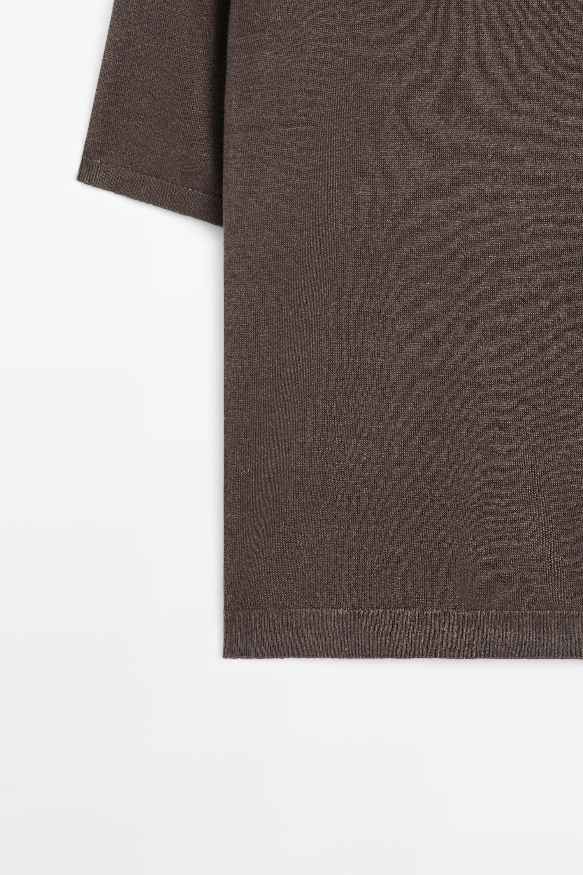 Lightweight 100% linen knit T-shirt