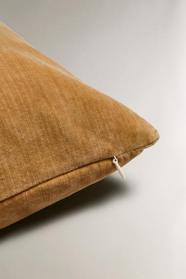 VELVET CUSHION COVER - Beige by Zara - Image 3