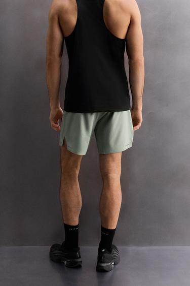 SHORT LÉGER PERFORÉ - Bleu clair de Zara - Image 2
