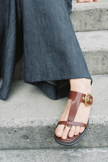 LEATHER BLOCK HEEL SANDALS - Brown by Zara