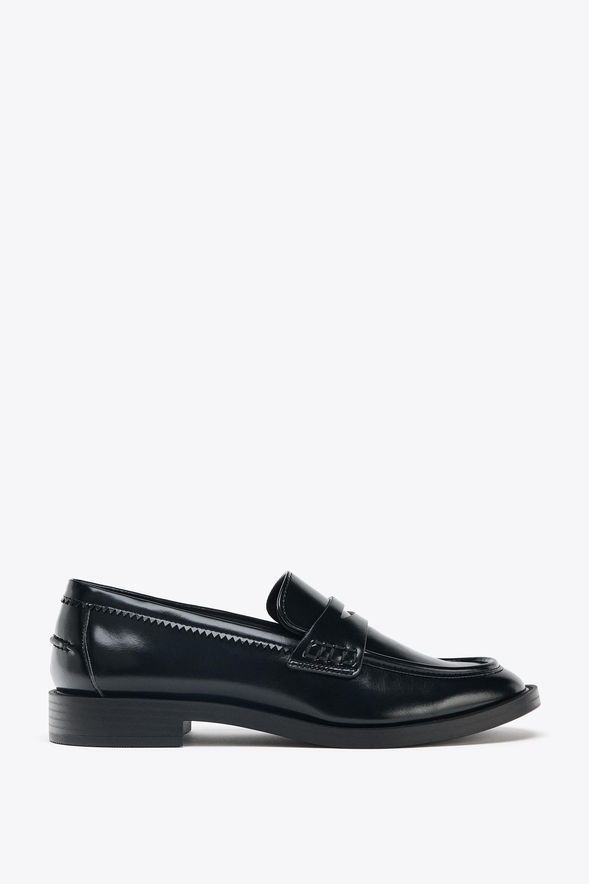ZARA 未使用品　ブラックスエード モカシンシューズ ZARA 未使用品 ブラックスエード モカシンシューズ - メルカリ