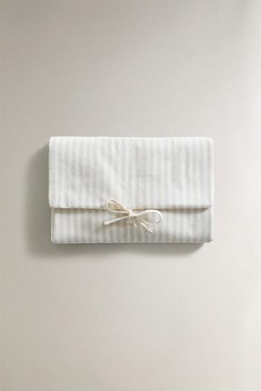 CHILDREN'S STRIPED CHANGING MAT - striped by Zara