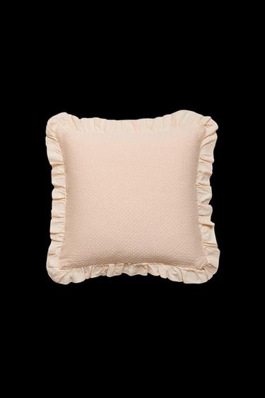 Zara CHILDREN’S THROW PILLOW COVER WITH RUFFLES - Dusty pink - Image 0