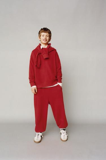 PANTALÓN JOGGER BORDADO - Rojo de Zara - Imagen 0