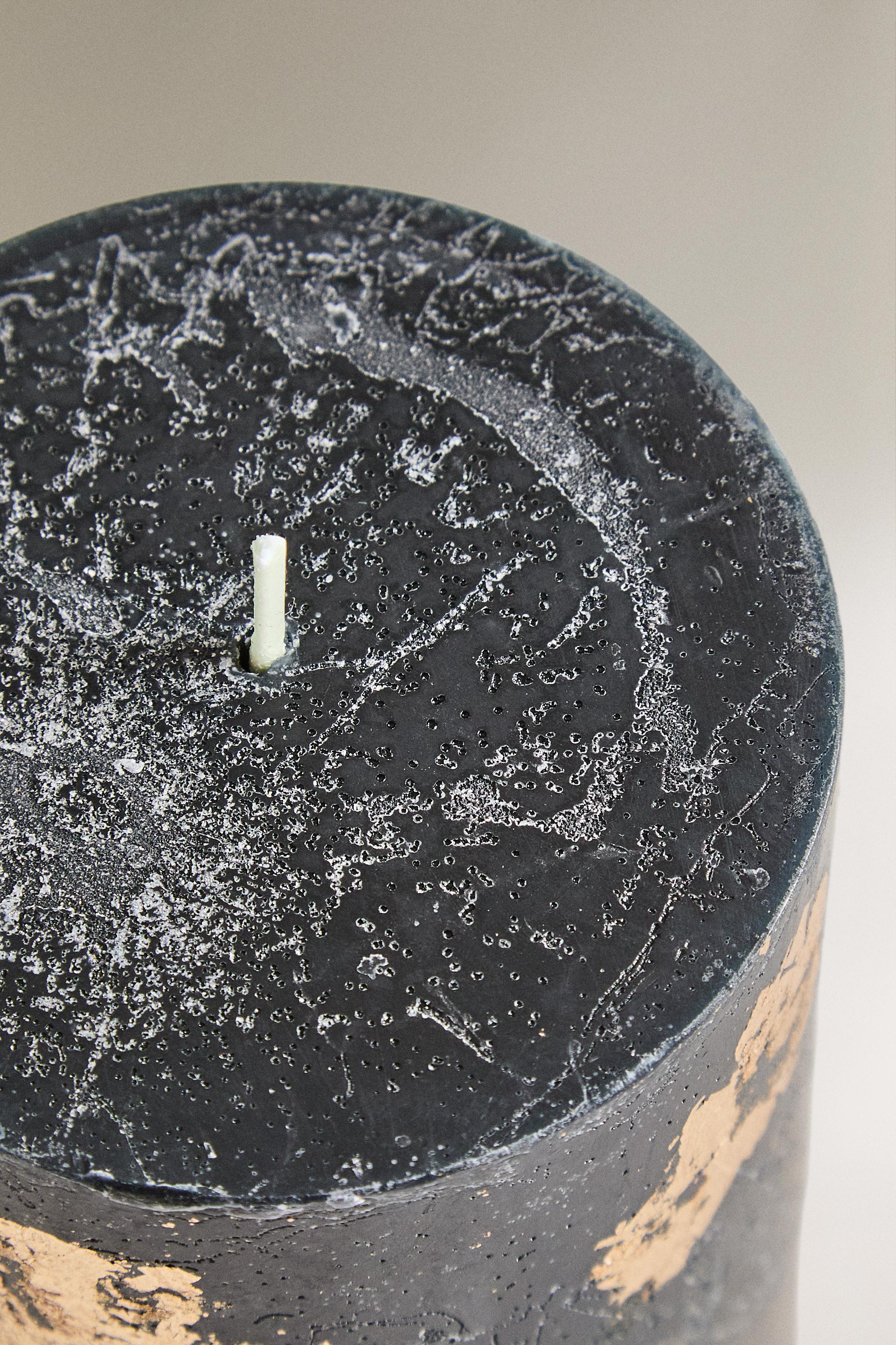 WINTER CYPRESS CYLINDRICAL SCENTED CANDLE