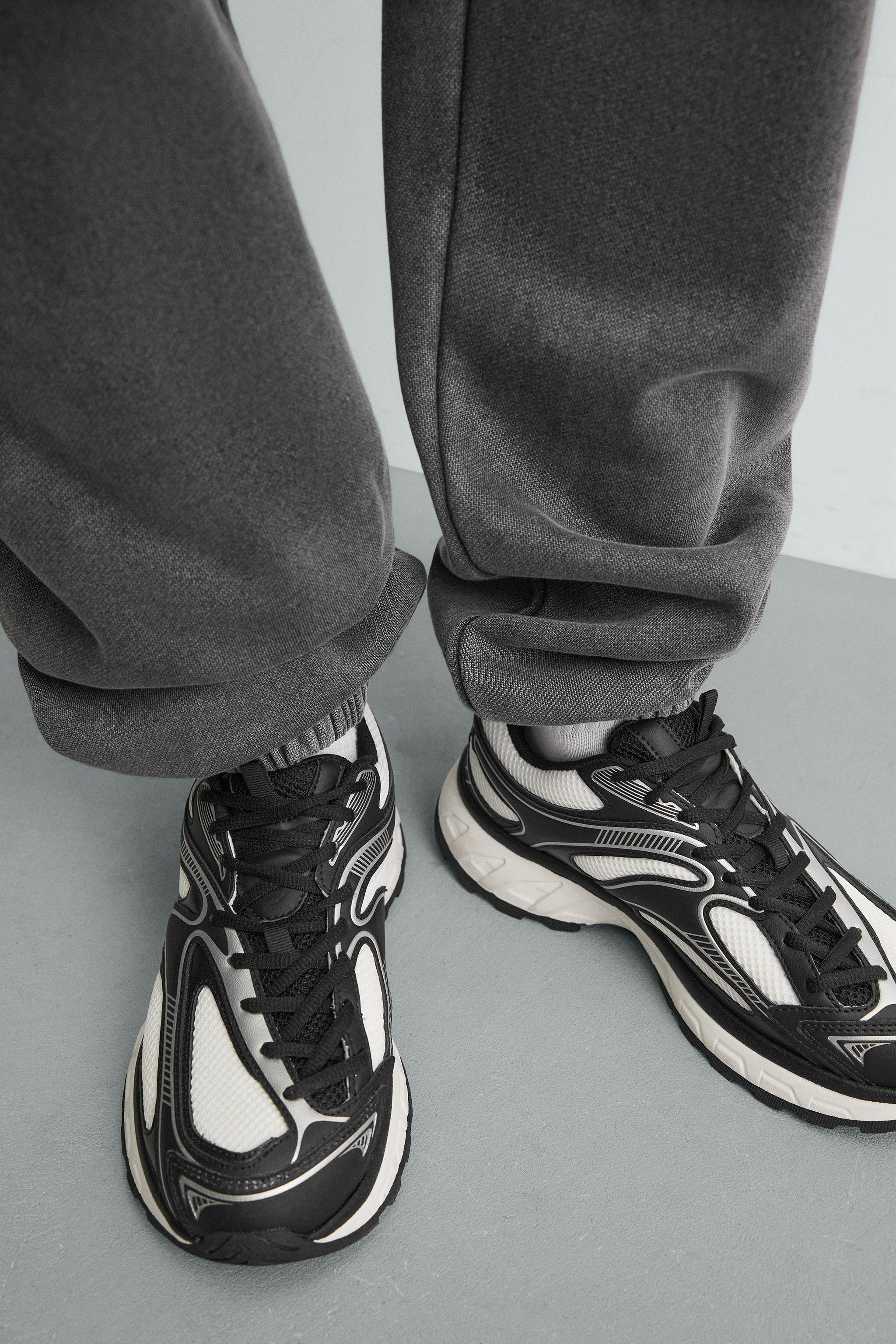 Кроссовки на толстой подошве