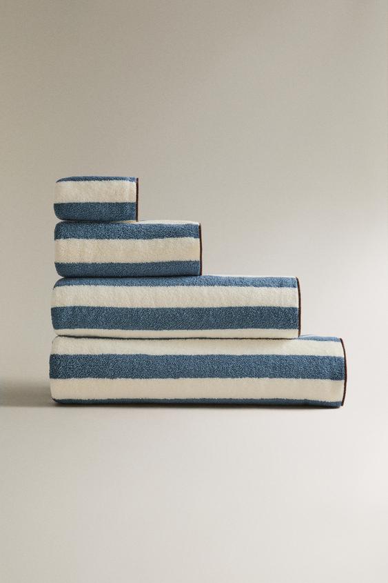 TOALHA DE BANHO DE ALGODÃO COM LISTRAS E PESPONTO - azul-sujo da Zara - Imagem 0