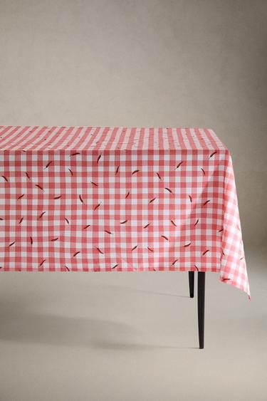 CHILLI PEPPER RESIN-COATED COTTON TABLECLOTH - Red by Zara - Image 4