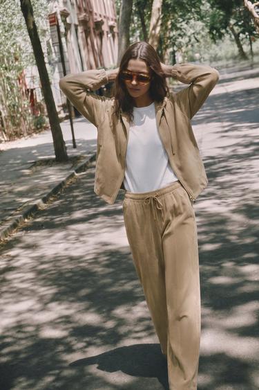 WIDE-LEG TROUSERS WITH ELASTIC WAIST - Light camel by Zara