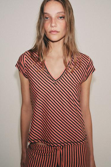 STRIPED LINEN BLEND T-SHIRT - Printed by Zara