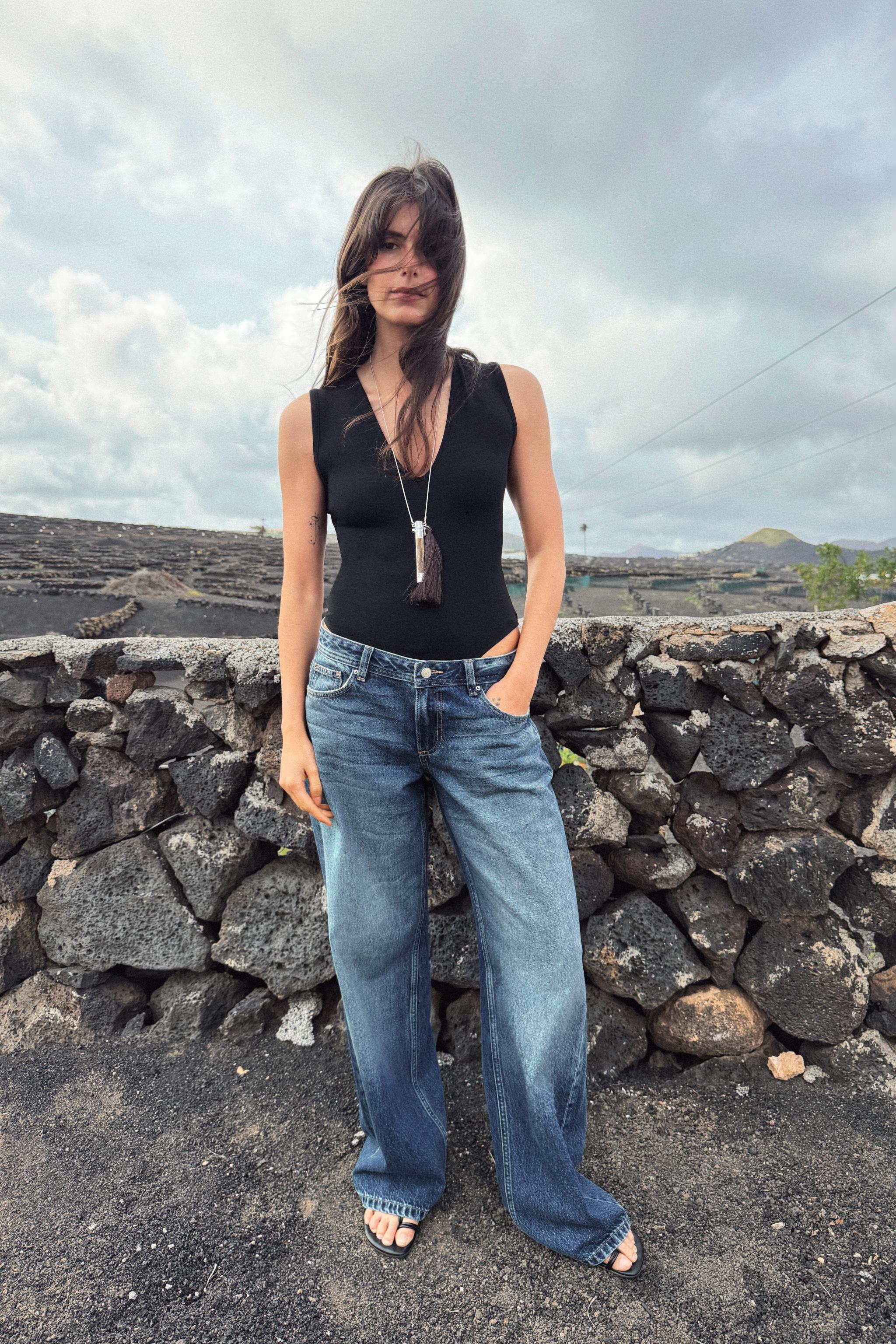 vネックフィットボディスーツ - ブラック | ZARA Japan / 日本