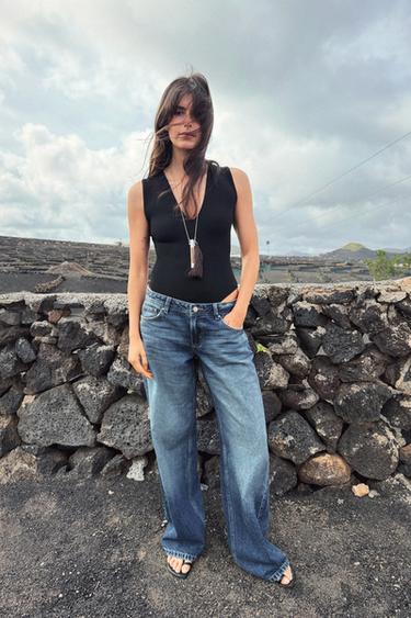 Zara FITTED V-NECK BODYSUIT - Black