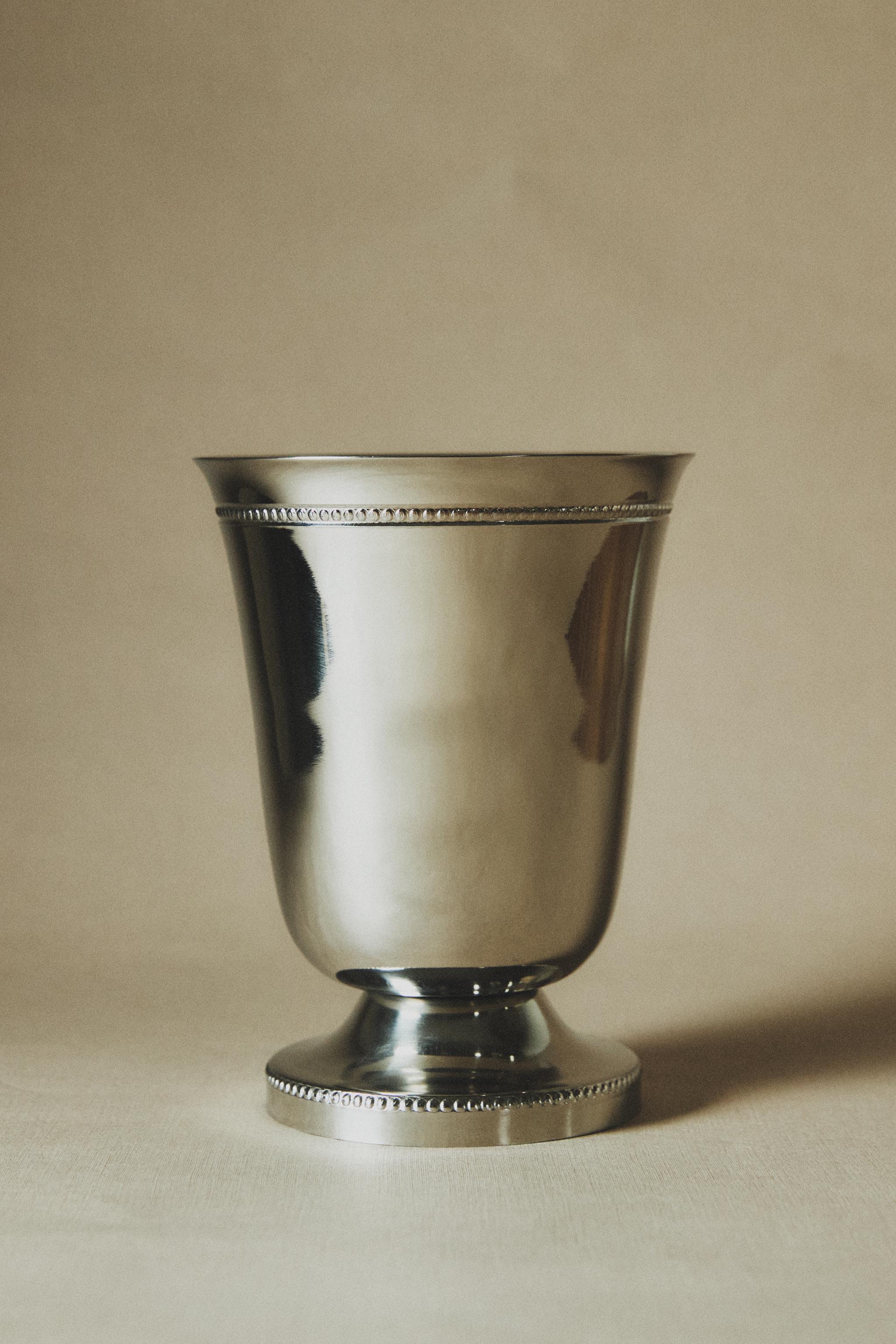 SMALL STRAIGHT STEEL GLASS VASE
