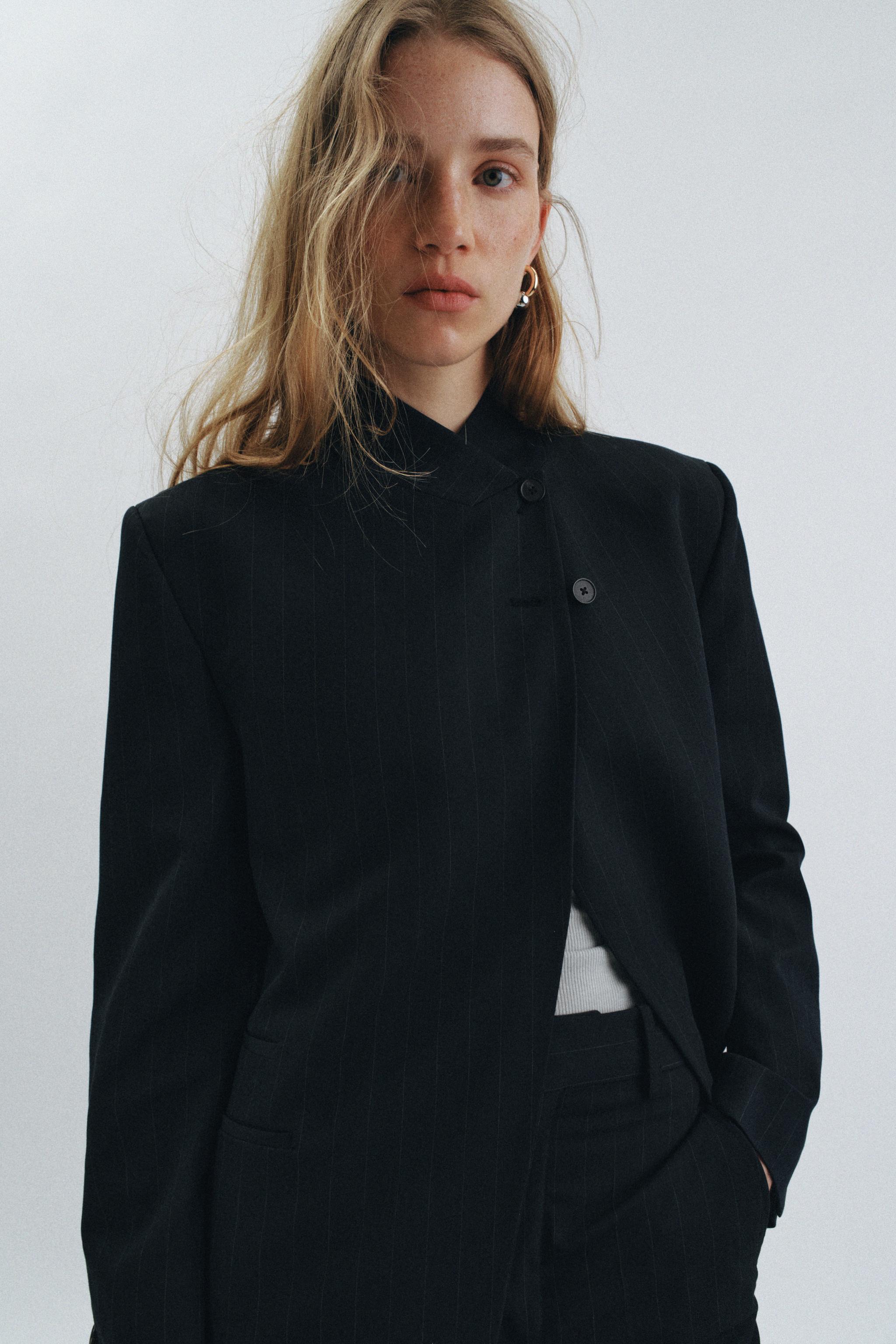 İNCE ÇİZGİLİ DİK YAKA BLAZER – ZW COLLECTION - Görsel 4
