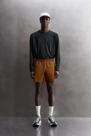 شورت رياضي أساسي للتمارين - مغرة الخاص بـ Zara