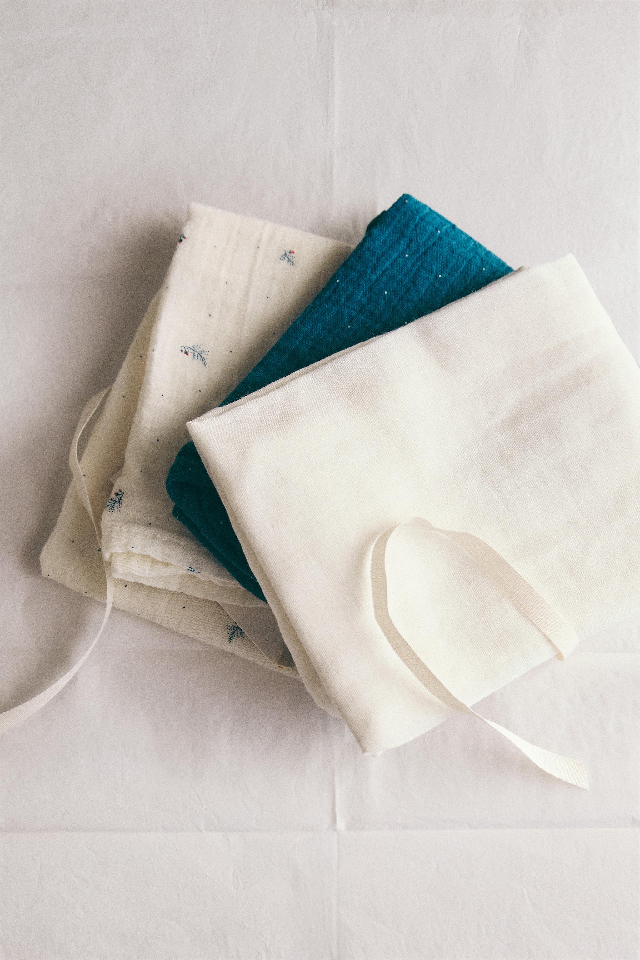 BABY FLORAL MUSLIN CLOTHS (PACK OF 3) — Ecru