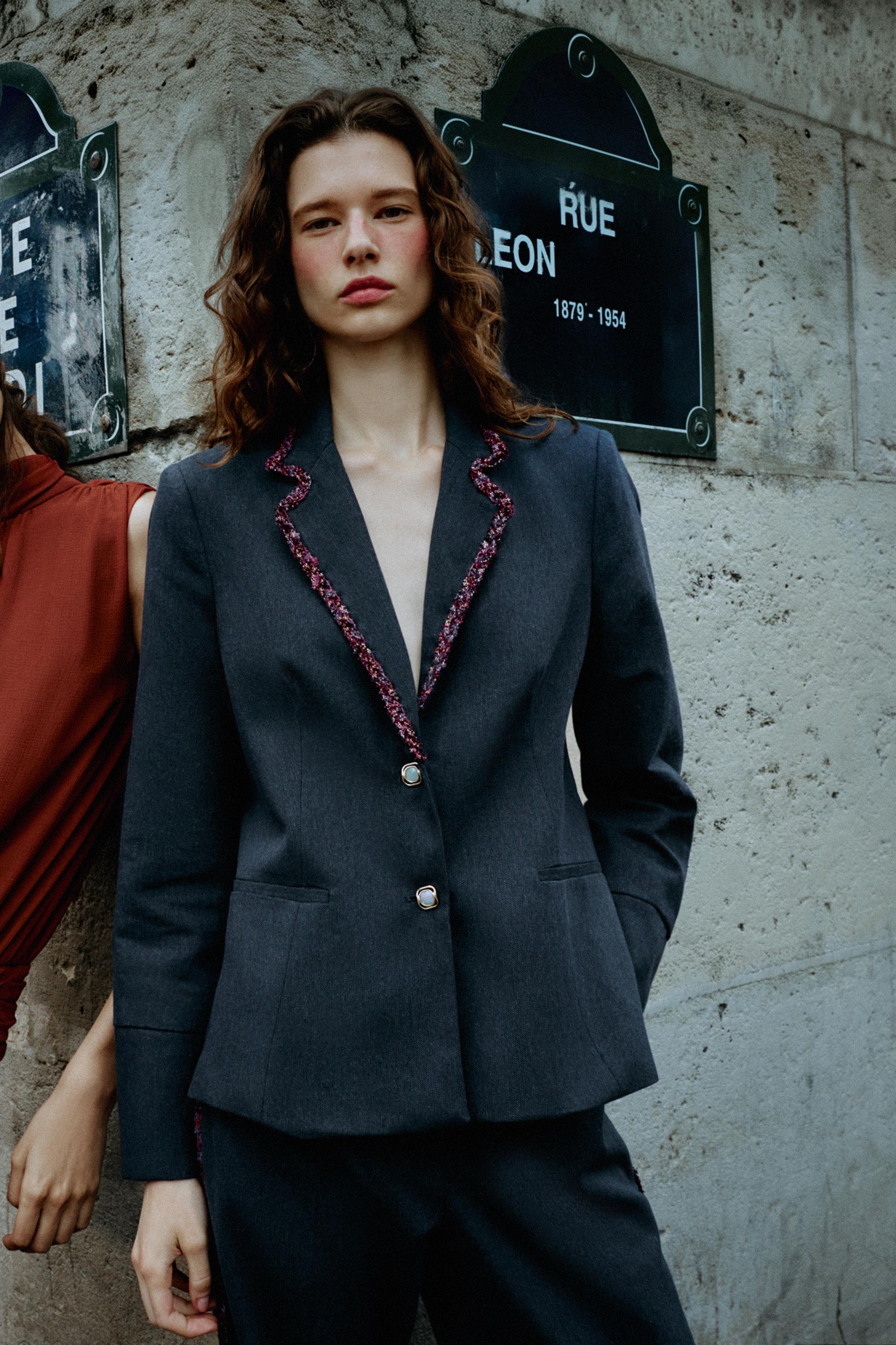 CONTRAST TRIM LAPEL BLAZER