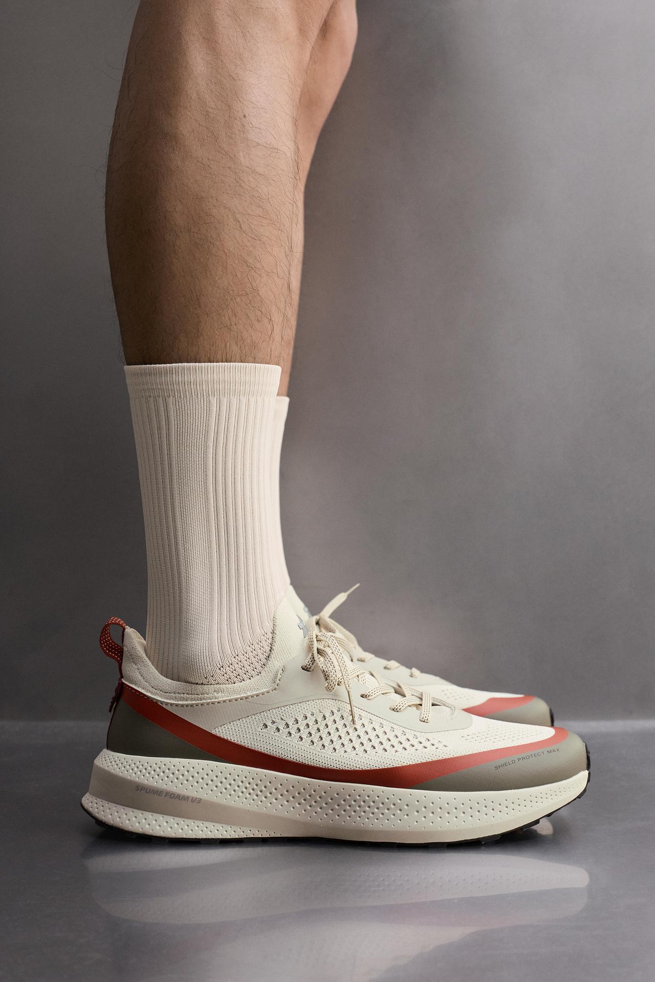 RUNNING SNEAKERS — Multi-color