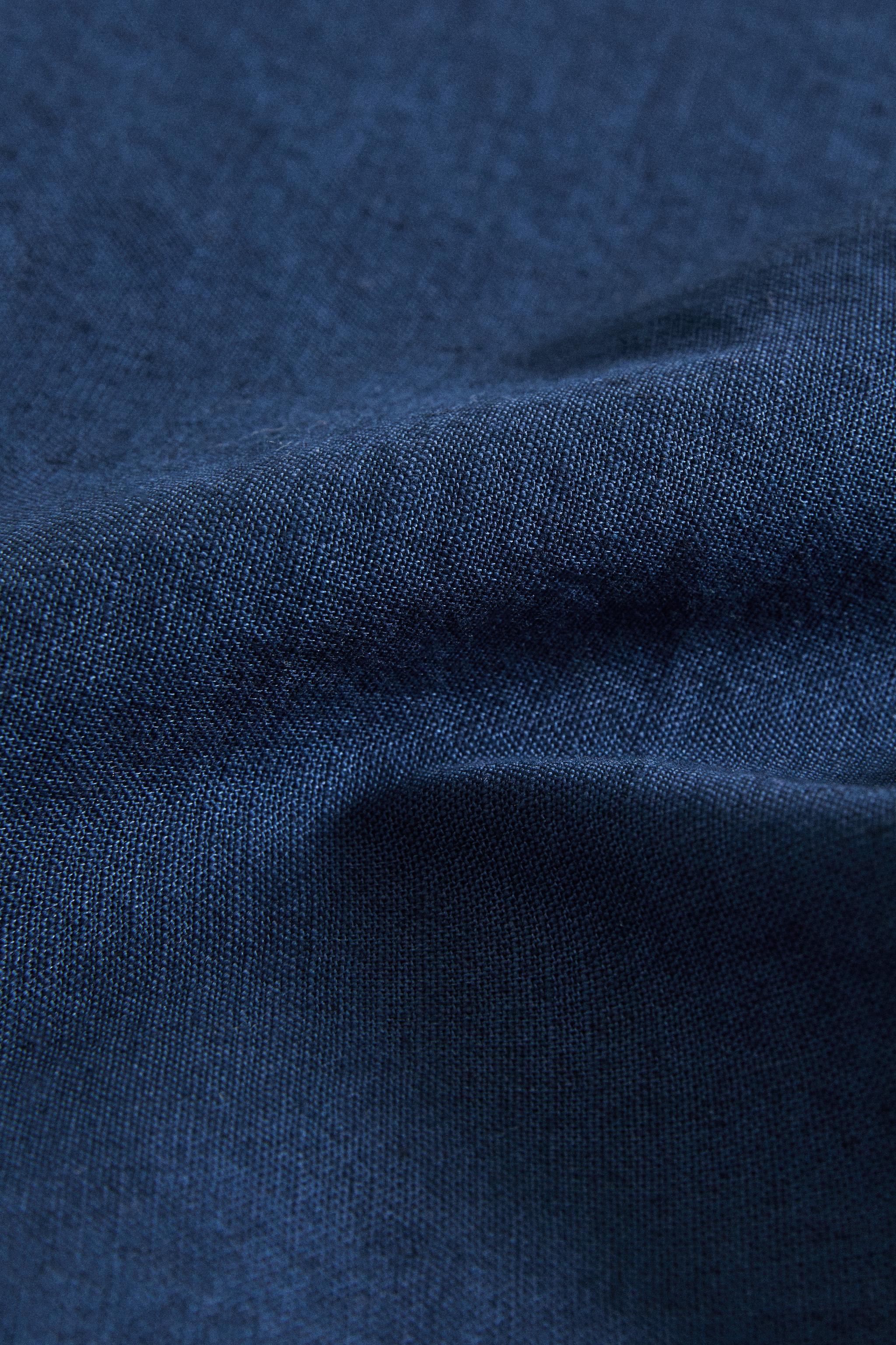 FADED LINEN TABLECLOTH