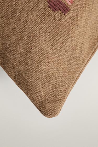 FLORAL EMBROIDERED CUSHION COVER — Light green 2