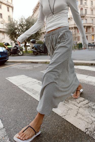 JUPE MI-LONGUE À CARREAUX VICHY - Écru / Noir de Zara - Image 1