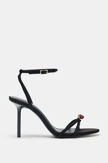 SANDÁLIA DE TIRAS CRUZADAS COM MISSANGAS - Preto da Zara