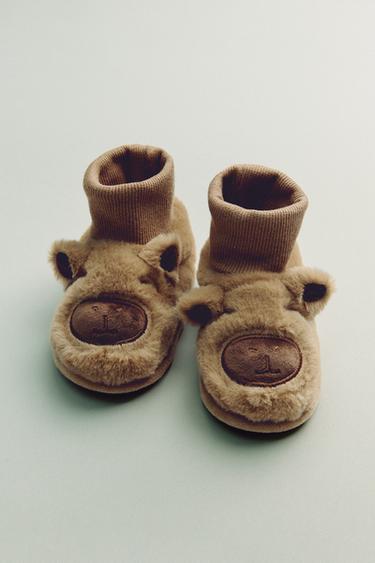 خف منزلي كابيبارا - مِحْمر الخاص بـ Zara