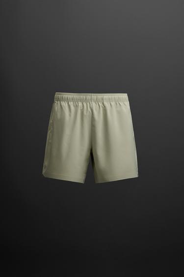 PERFORIERTE SHORTS AUS FUNKTIONSSTOFF - Graugrün von Zara