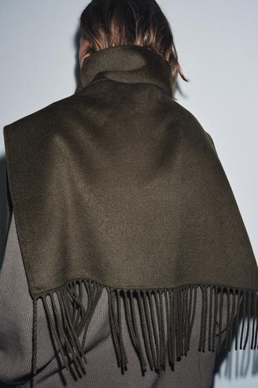 CAPE COURTE AVEC LAINE FRANGES - Kaki de Zara - Image 2
