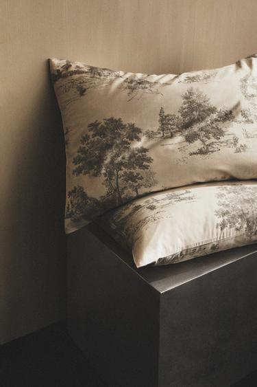 TAIE D’OREILLER SATIN TOILE DE JOUY - Gris clair de Zara - Image 5