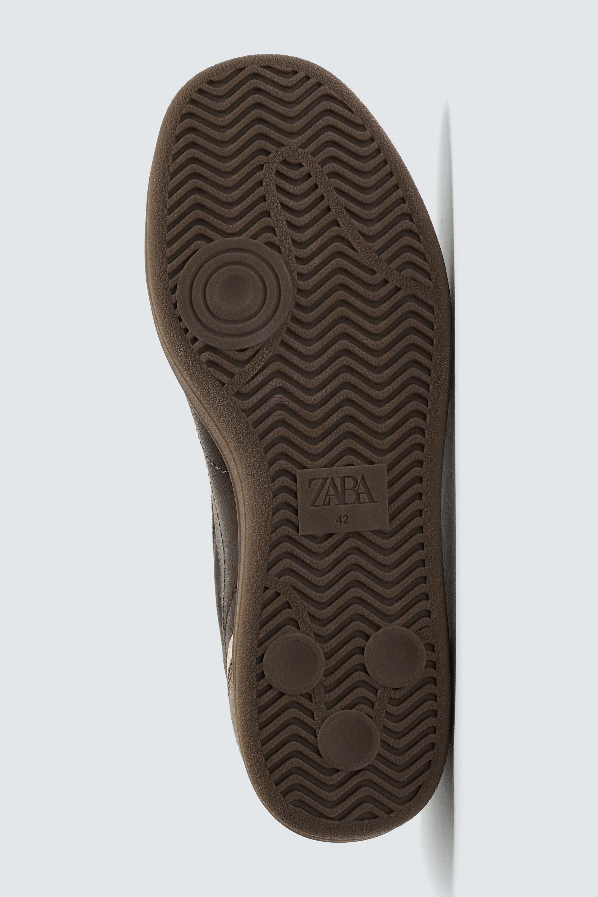 RETRO STYLE SNEAKERS