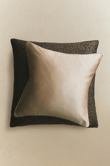 SATEEN CUSHION COVER - Pink by Zara