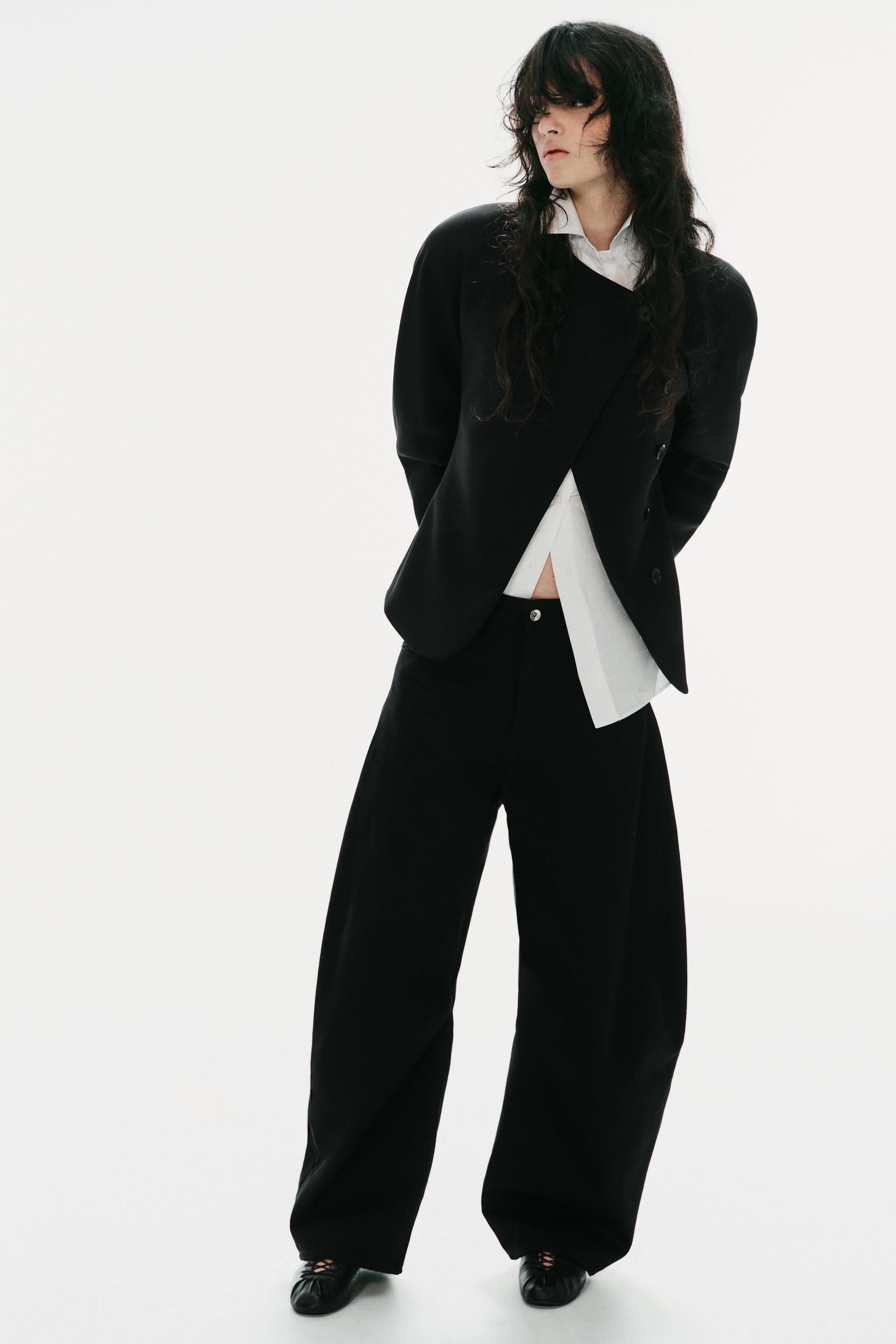 VOLUMINOUS DOUBLE-BREASTED BLAZER — Black