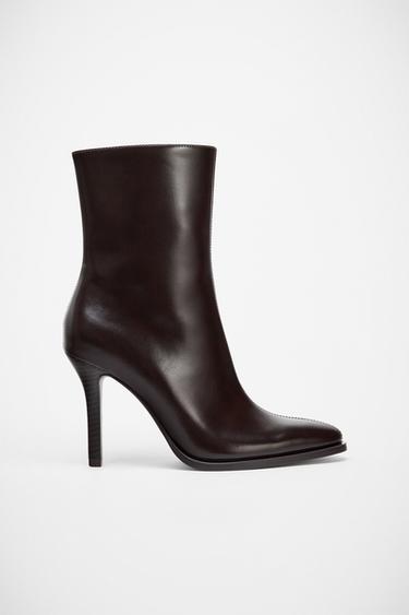 BOTÍN TACÓN ALTO - Rojo Burdeos de Zara