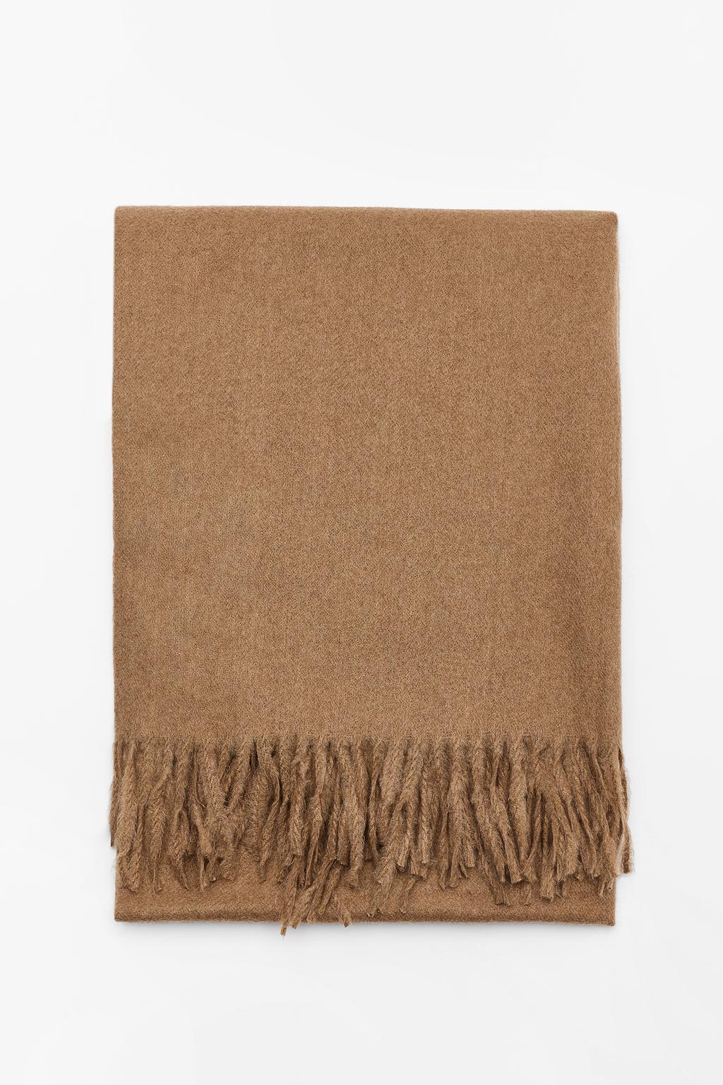SOFT FRINGED SCARF