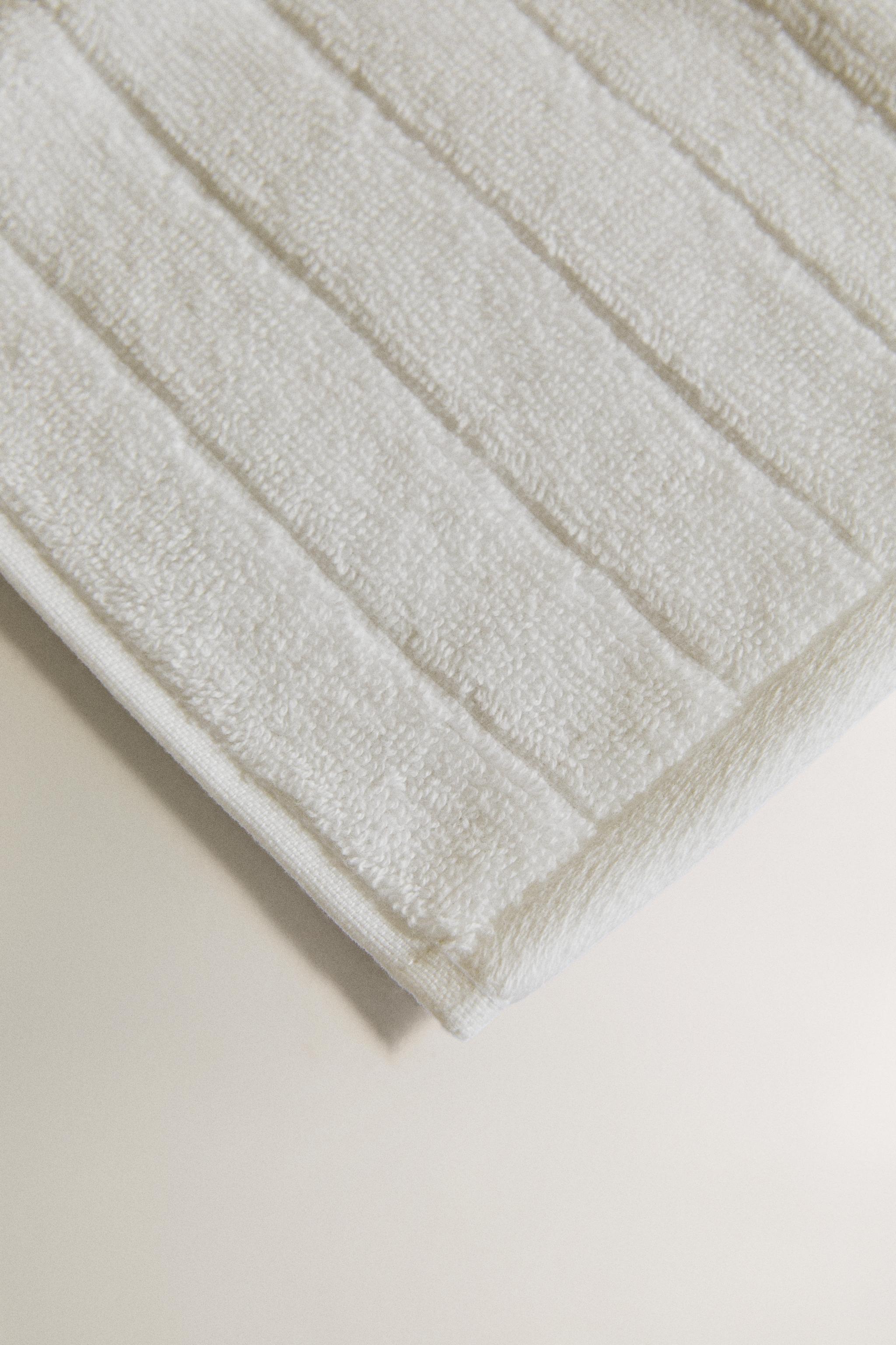 SERVIETTE DE BAIN TEXTURÉE RAYURES