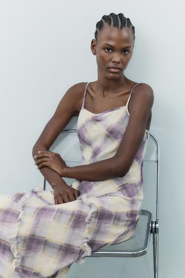 VESTIDO CUADROS VOLANTES - único de Zara