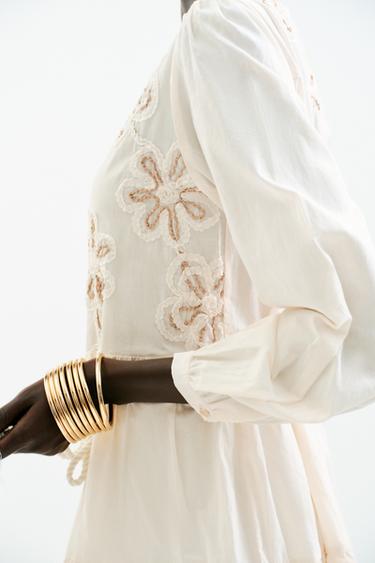 ROBE STRUCTURE BRODERIES - Écru de Zara - Image 4