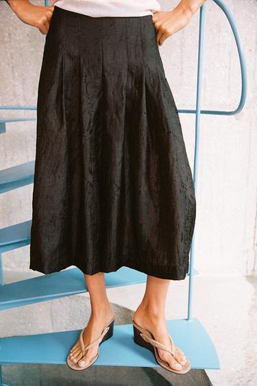 PANTALÓN CULOTTE PLIEGUES ORGANZA - Marrón de Zara