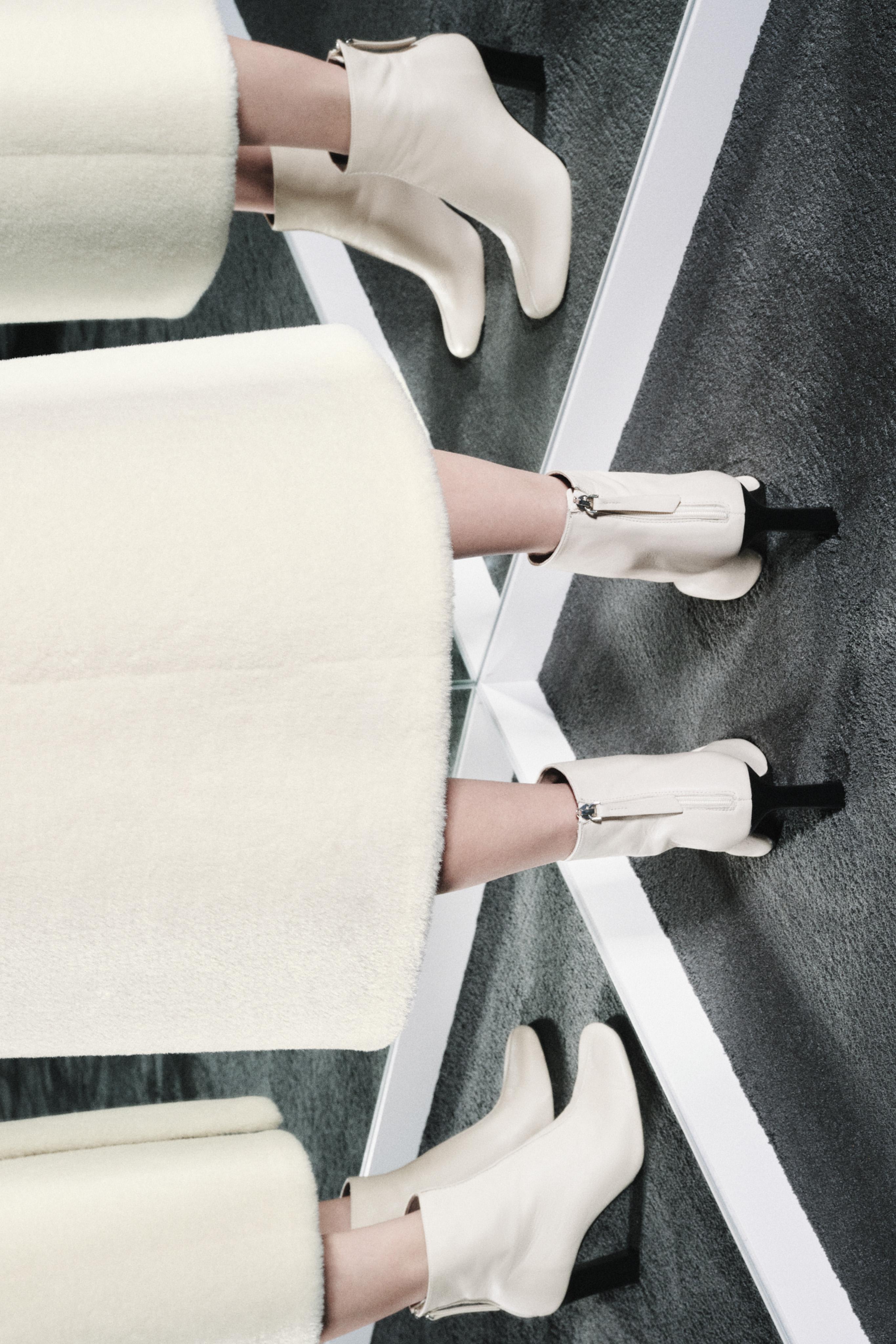 BOTTINES À TALONS EN CUIR LIMITED EDITION