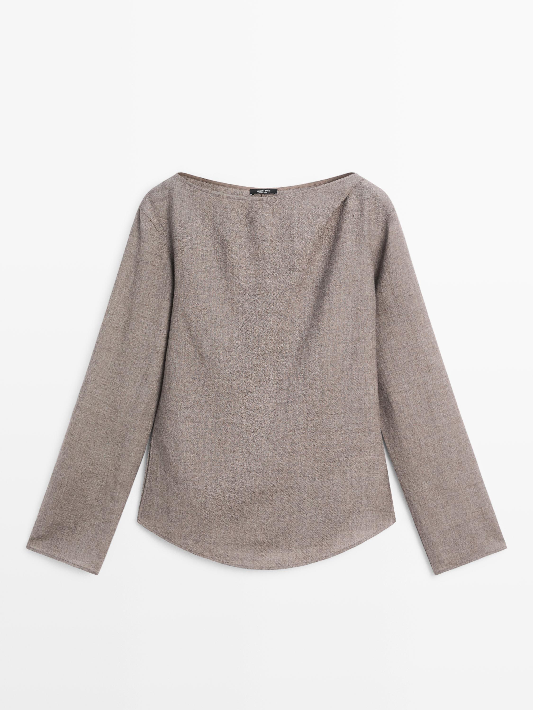 Felt texture boat neck blouse