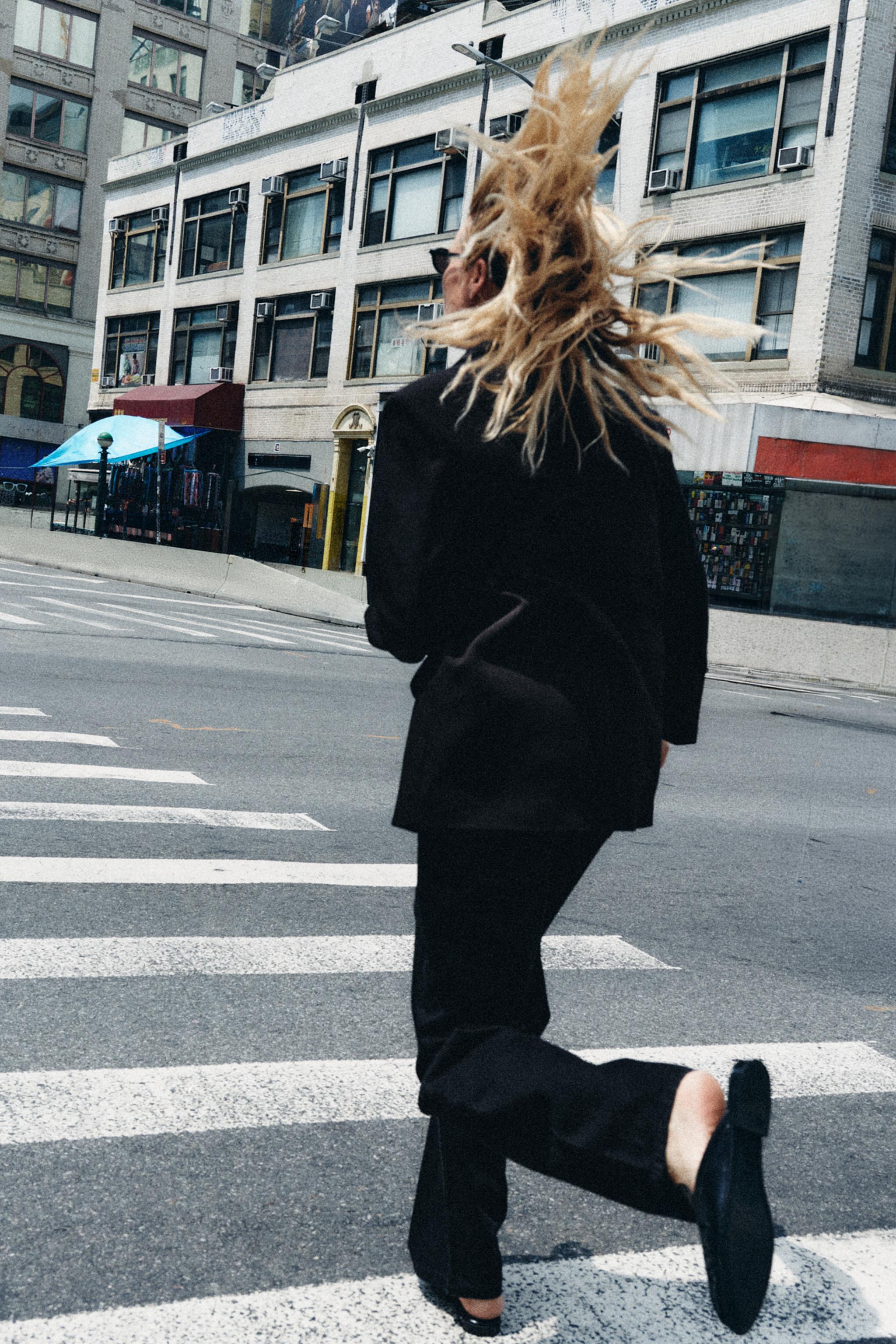 FLARED SEAM DETAIL LEGGINGS — Black