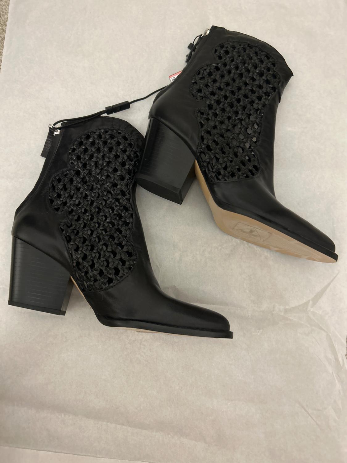 BLACK BRAIDED ANKLE BOOTS - Image 9