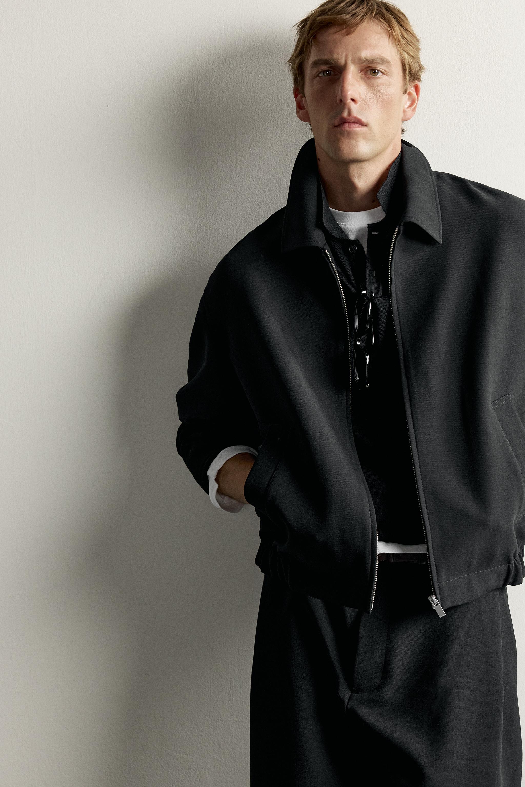 RELAXED FIT PLEATED JACKET